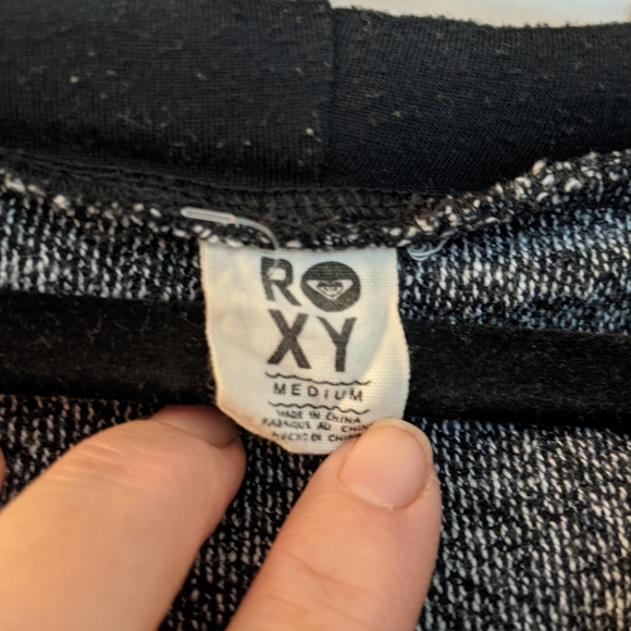 Roxy ladies medium hooded sweatshirt - Picture 13 of 16